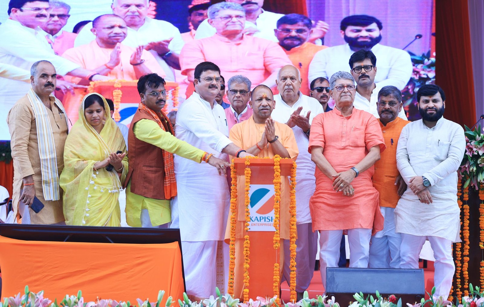 कभी अयोध्या आने वाले श्रद्धालुओं पर चलती थीं गोलियां, आज होती है पुष्पवर्षा: सीएम योगी