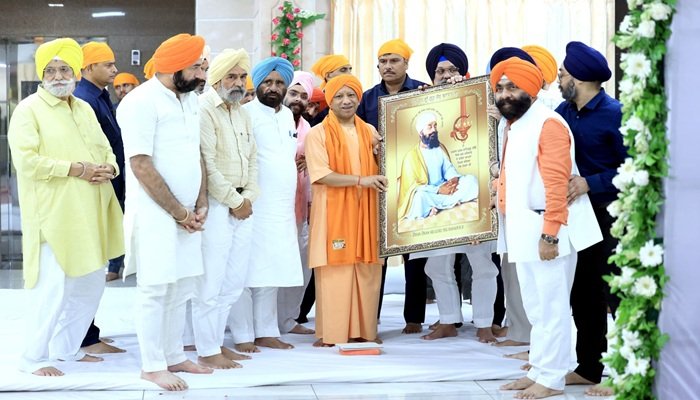 अवैध धर्मांतरण देश-समाज के खिलाफ गहरी साजिश, इसे बर्दाश्त नहीं करें: सीएम योगी