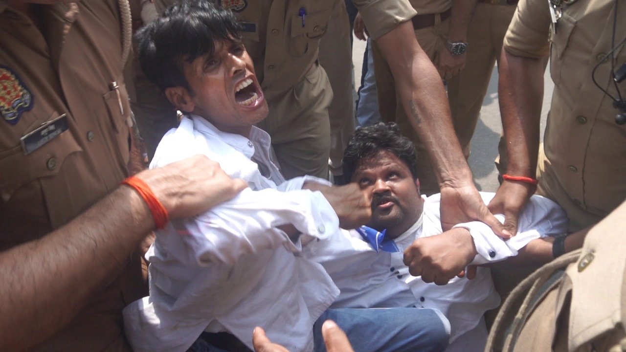 ‘मधुशाला नहीं, पाठशाला चाहिए’ की गूंज के साथ ‘आप’ का हल्लाबोल