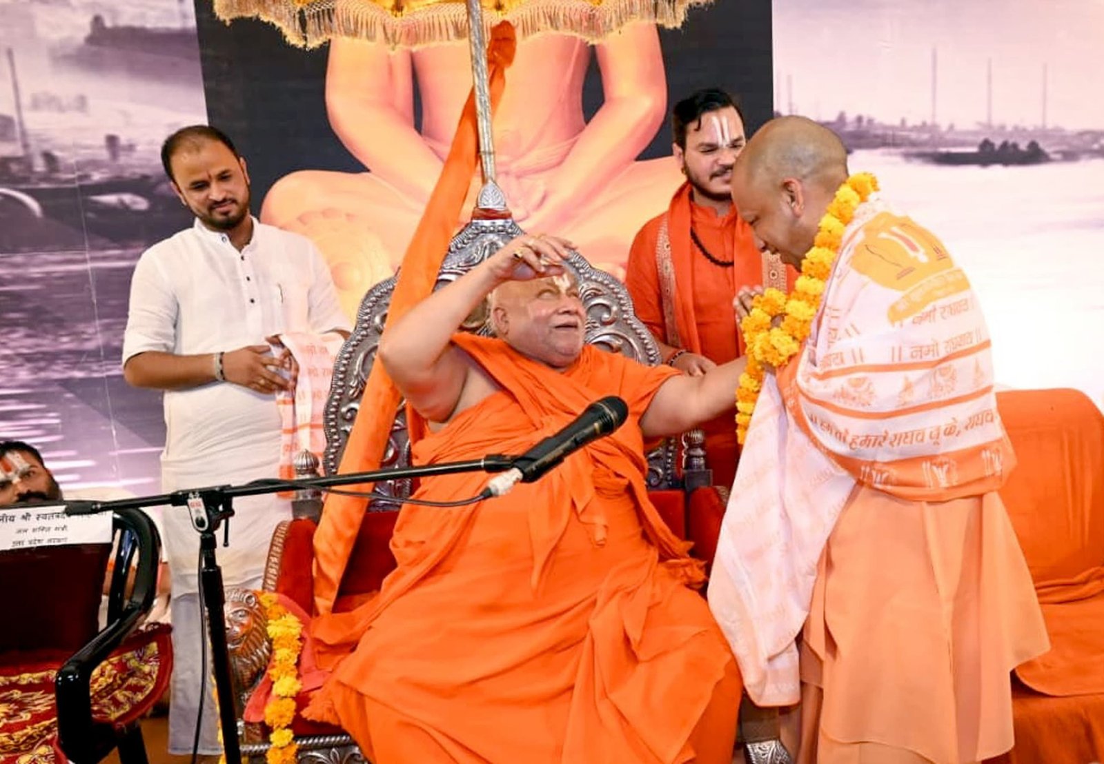 गुलामी के युग में भी तुलसीदास ने जाग्रत रखी जनचेतनाः सीएम योगी   