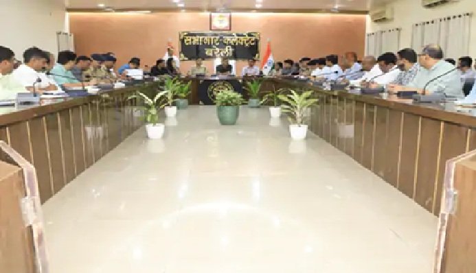 CM Yogi के बरेली दौरे की तैयारियों में जुटा प्रशासन, आयोजन स्थल का लिया जायजा