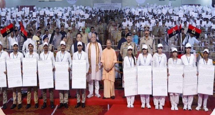 वायरलेस ऑपरेटर्स को मिला ज्वाइनिंग लेटर, CM योगी बोले- हमने भर्ती बोर्डों का शुद्धिकरण किया