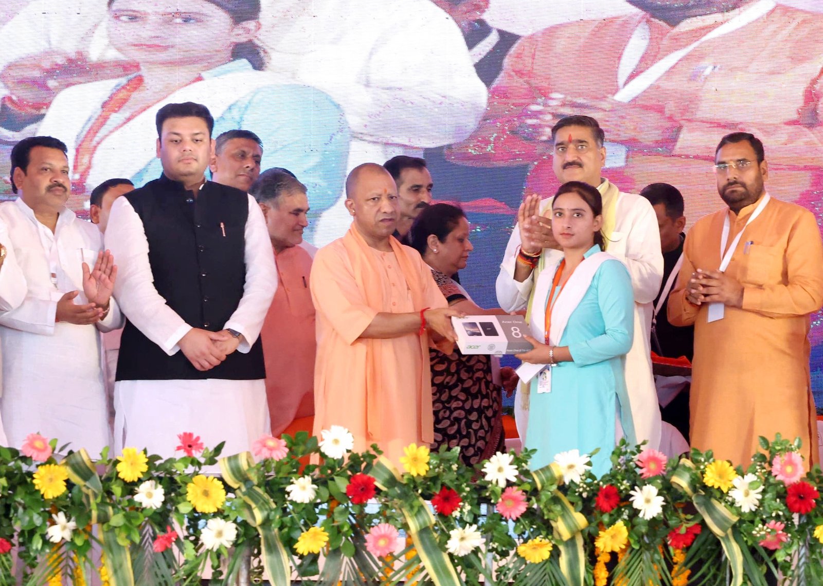 आज की सबसे बड़ी आवश्यकता है स्वदेशी अपनाना: सीएम योगी