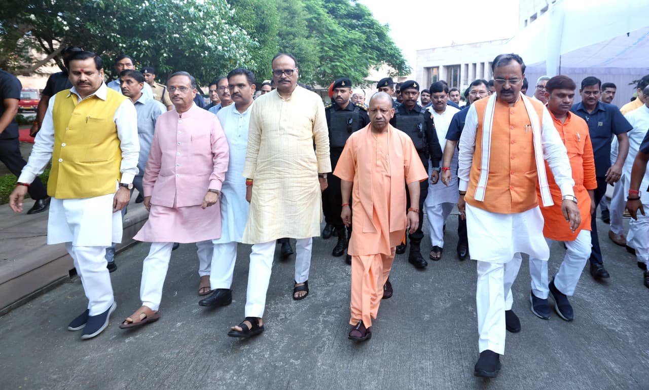 कांग्रेस की तुष्टीकरण नीति ने देश को किया बर्बाद किया: सीएम योगी