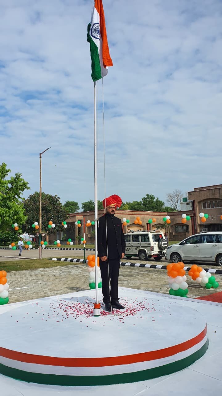 Shravasti: हर घर तिरंगा फहराकर धूमधाम से मनाया गया स्वतंत्रता दिवस
