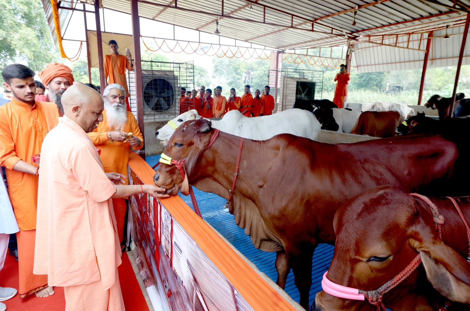 CM Yogi News: …तो सबको सनातन धर्म की ही शरण में आना पड़ेगा