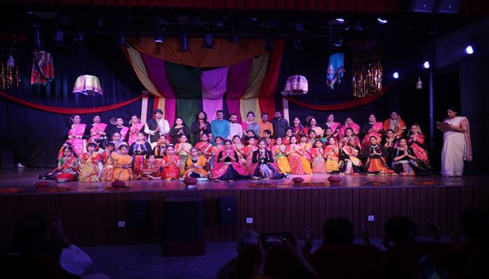 लोक नृत्यों ने परंपराओं को रखा जिंदा