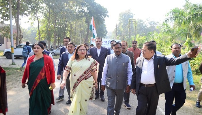 गोरखपुर विश्वविद्यालय में संविधान दिवस पर हजारों विद्यार्थियों ने ली प्रस्तावना की शपथ