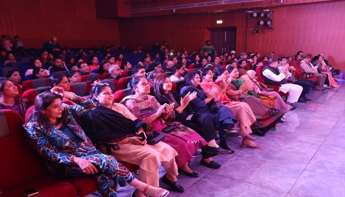 लोक नृत्यों ने परंपराओं को रखा जिंदा