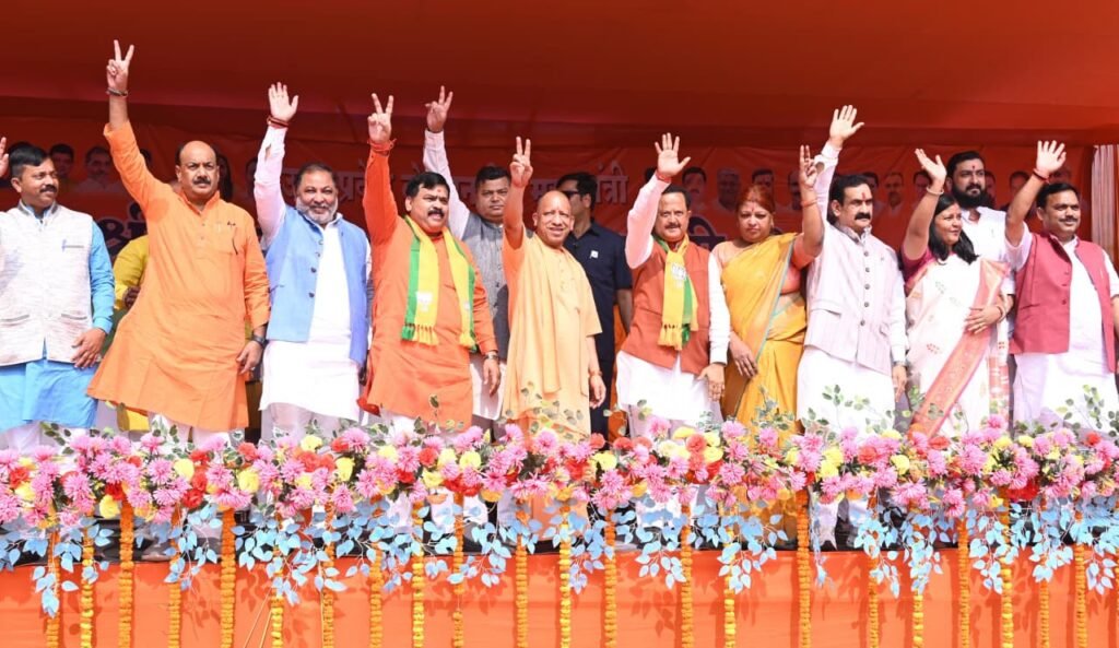 Bihar में गरजे सीएम योगी, बोले- कांग्रेस और आरजेडी प्रदेश के विकास के ग्रहण