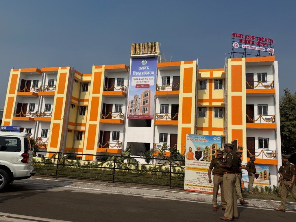 UP News: बोले सीएम योगी- सार्वजनिक भूमि पर अवैध कब्जा करने वालों को देना होगा हिसाब