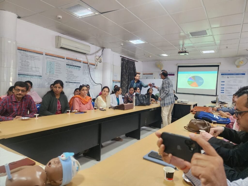 Lucknow News: नवजात की देखभाल में इन महत्वपूर्ण बातों को रखें विशेष ध्यान