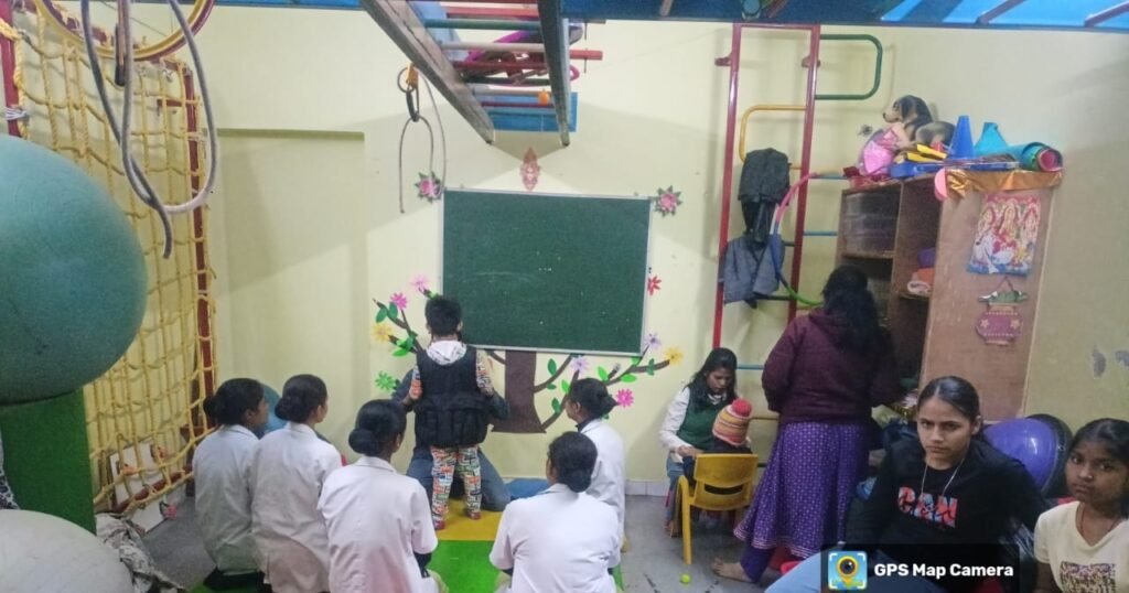 Lucknow News: नर्सिंग छात्रों को मिला रिहैबिलिटेशन की आधुनिक तकनीकों का प्रशिक्षण