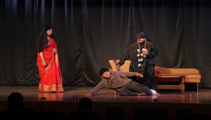 SRMS रिद्धिमा में नाटक ‘बियॉन्ड द डेथ’ का मंचन, बदले के लिए आत्मा ने मांगा शरीर