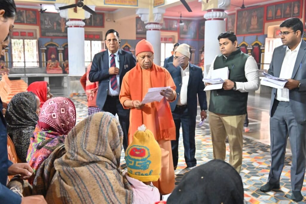 Janta Darshan: बोले सीएम योगी- घबराइए मत, हर समस्या का होगा प्रभावी समाधान