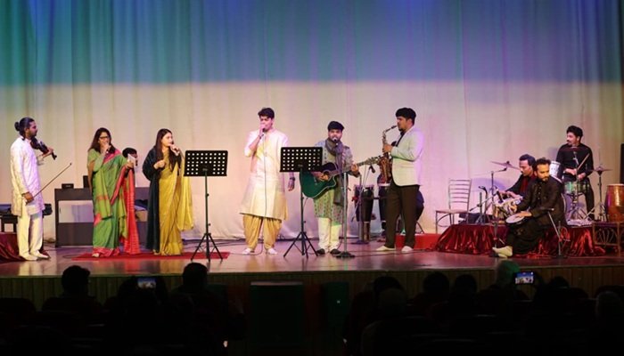 गीत, संगीत और नृत्य की जुगलबंदी में नए वर्ष का स्वागत, रिद्धिमा में थिरके कदम