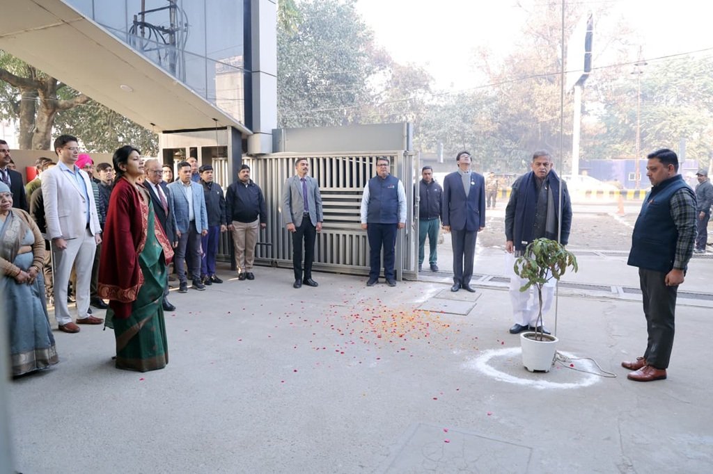 SRMS ट्रस्ट के सभी संस्थानों में मनाया गया 77वां गणतंत्र दिवस समारोह