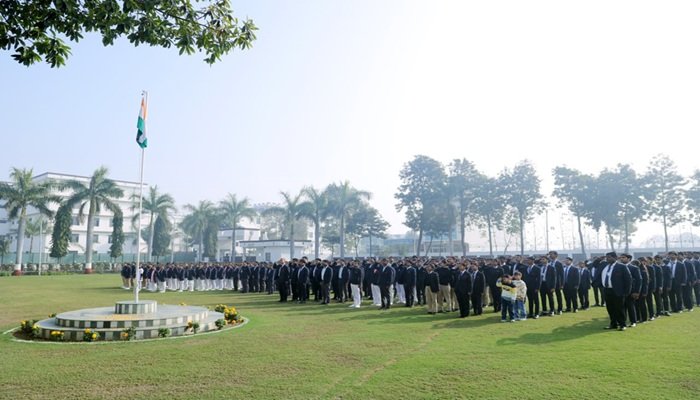 SRMS ट्रस्ट के सभी संस्थानों में मनाया गया 77वां गणतंत्र दिवस समारोह