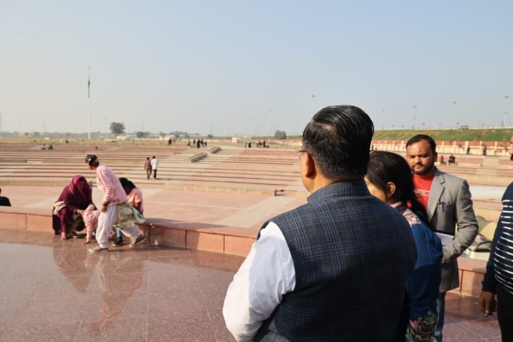 UP Diwas 2026: राष्ट्र प्रेरणा स्थल पर मंत्री जयवीर सिंह का स्थलीय निरीक्षण