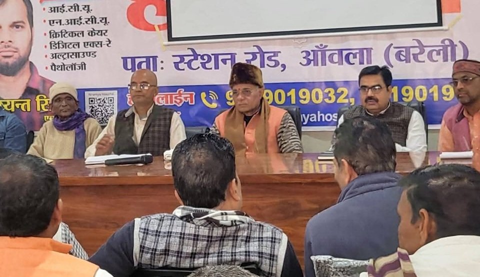 आंवला में नए मतदाता जोड़ने पर चर्चा, कैबिनेट मंत्री की मंडल अध्यक्षों-बूथ संयोजकों संग बैठक