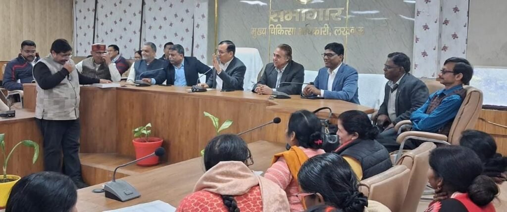 Lucknow: 75 स्वास्थ्य कार्यकर्ताओं को किया गया सम्मानित