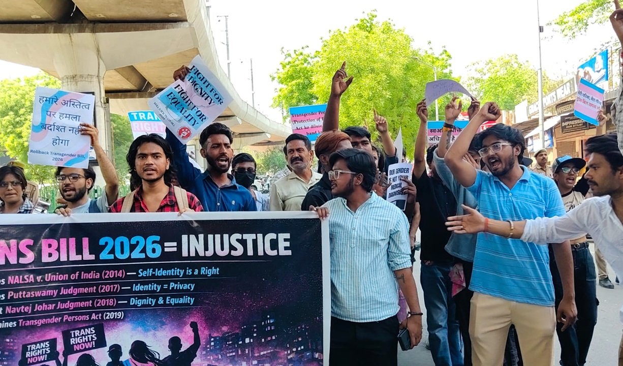 ट्रांस संशोधन विधेयक के खिलाफ लखनऊ की सड़कों पर विरोध, राष्ट्रपति को संबोधित ज्ञापन सौंपा