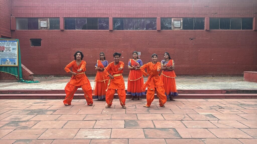 UP News: 22 जिलों में स्थानीय कलाकारों को मिला बड़ा मंच