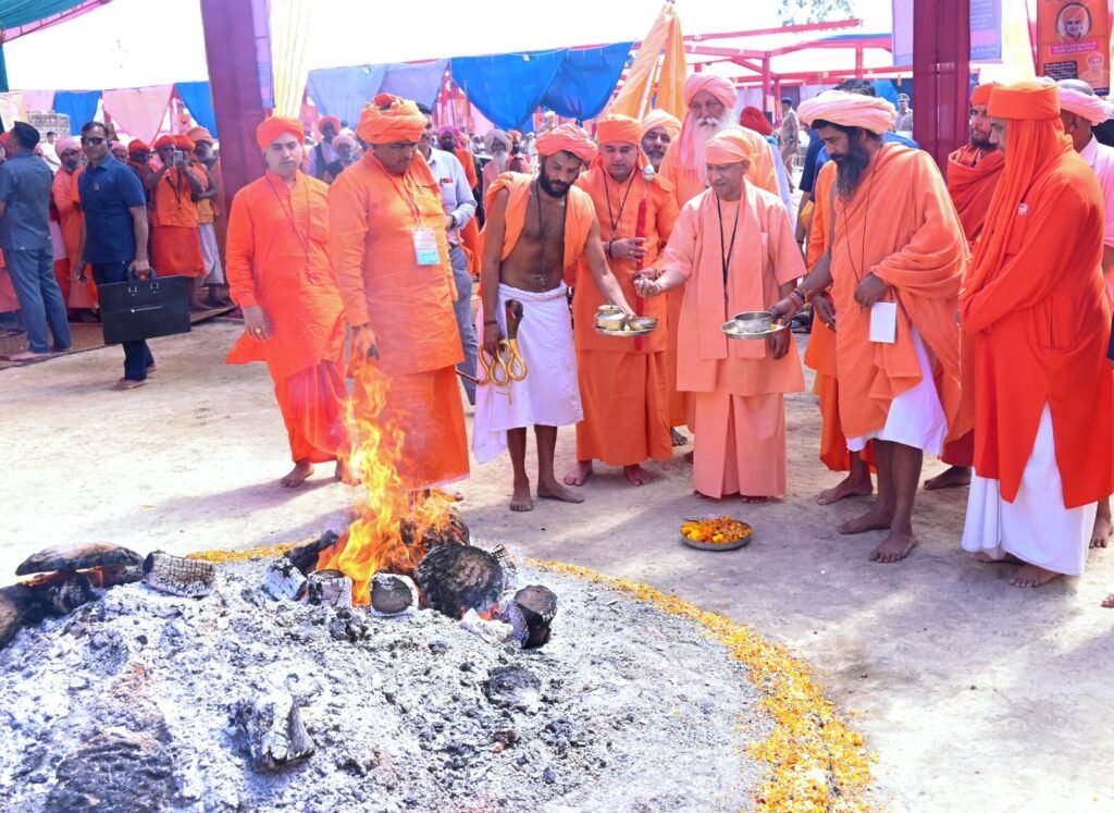 जो मुकाबला नहीं कर पाए वे अफवाहों के जरिए अराजकता-अव्यवस्था फैला रहेः CM Yogi