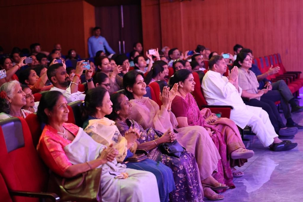 एसआरएमएस रिद्धिमा में भरतनाट्यम कार्यक्रम अमृत मंथन का आयोजन