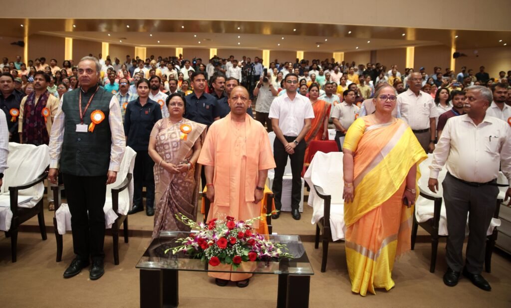 आकाशवाणी लखनऊ के 89वें स्थापना दिवस पर आयोजित कार्यक्रम में शामिल हुए मुख्यमंत्री योगी आदित्यनाथ