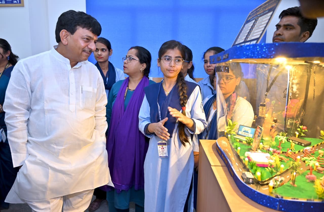 UP: छात्र की उपस्थिति और प्रगति सुनिश्चित करना संस्थानों की प्राथमिक जिम्मेदारी