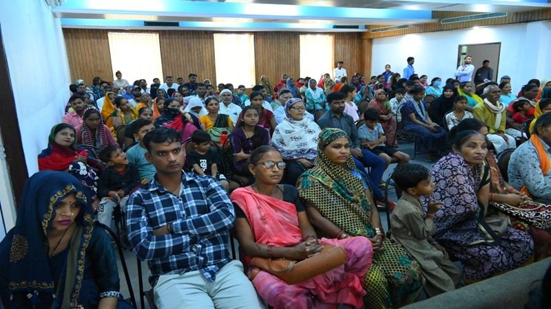 SRMS मेडिकल कॉलेज में विशेषज्ञों ने दी चेतावनी- 'बीमारियों का पैकेज है मोटापा, कम करें पेट की चर्बी'