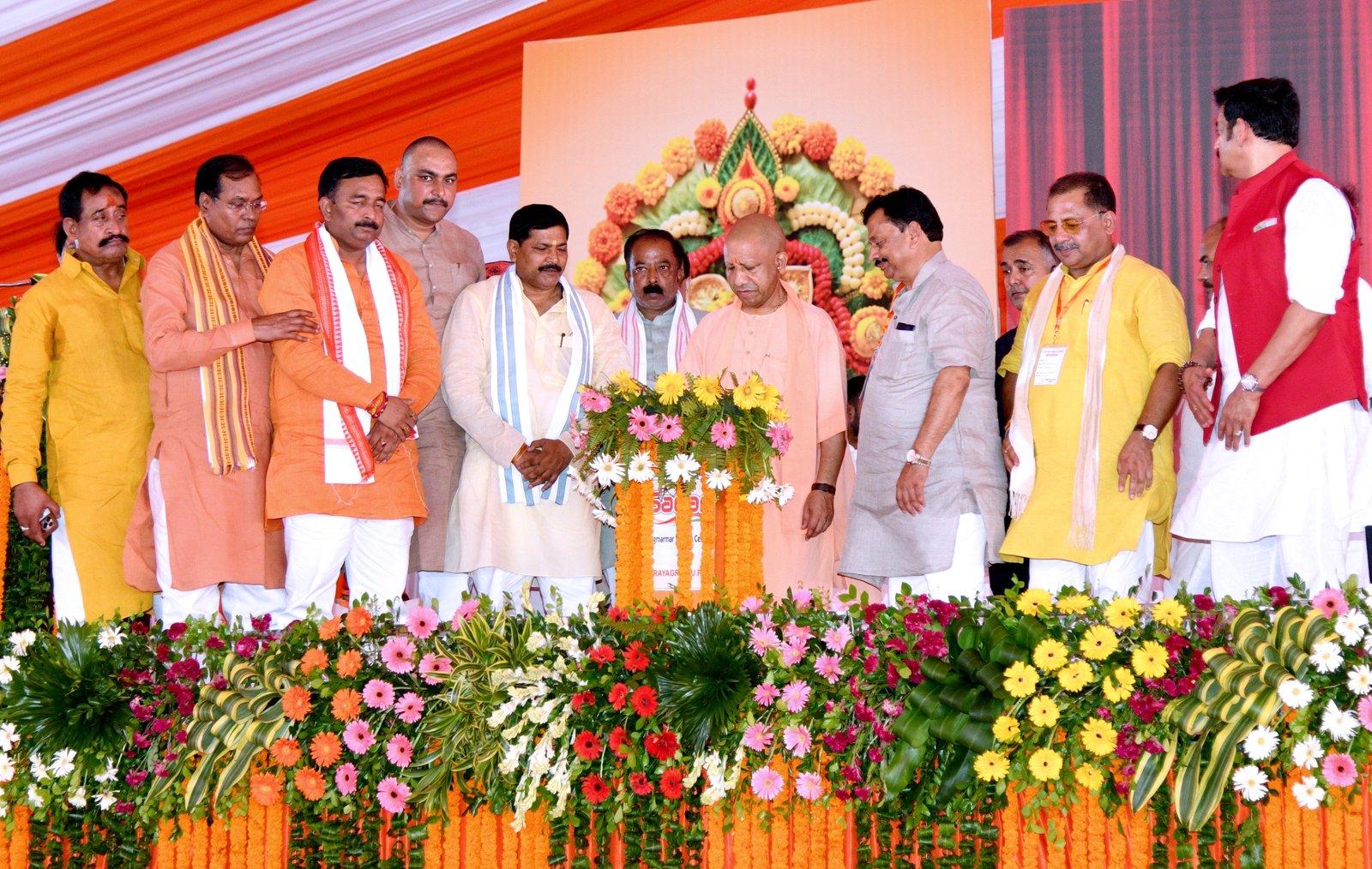 सपा शासन में कब्रिस्तान की बाउंड्रीवाल पर खर्च होता था मंदिरों के नाम पर आने वाला पैसा