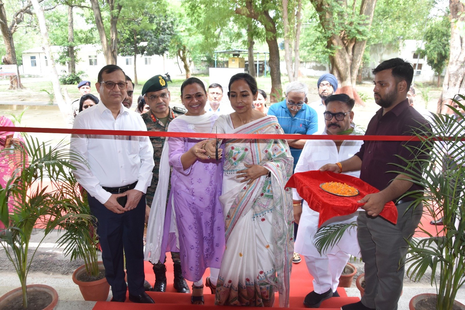 Lucknow: छावनी बोर्ड में निःशुल्क एचपीवी टीकाकरण अभियान का शुभारंभ