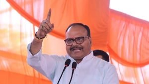UP: ड्यूटी में लापरवाही बरतने वाले चिकित्साधिकारियों को सेवा से बर्खास्त करने का आदेश