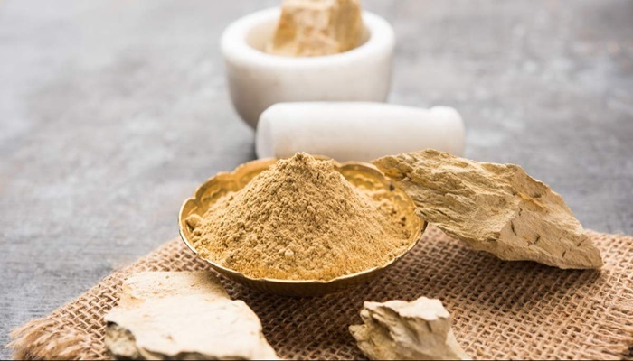 Multani Mitti: चेहरे के साथ-साथ बालों के लिए भी असरदार है मुल्तानी मिट्टी