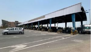 Toll Tax News: बैरियर फ्री होंगे टोल प्लाजा, बिना रुके ही कटेगा वाहनों का टैक्स
