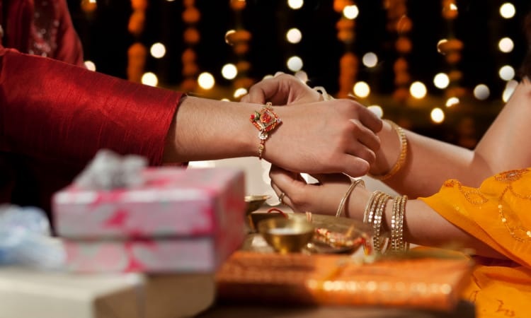 Raksha Bandhan पर बन रहे हैं 4 शुभ योग का महासंयोग, जानिए इसके बारे में