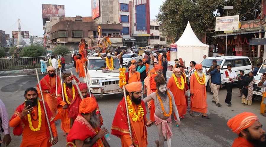 महाकुंभ में हिंदू सनातन धर्म का प्रचार-प्रसार, अखाड़ों में शामिल हुआ पर्यावरण संरक्षण का एजेंडा