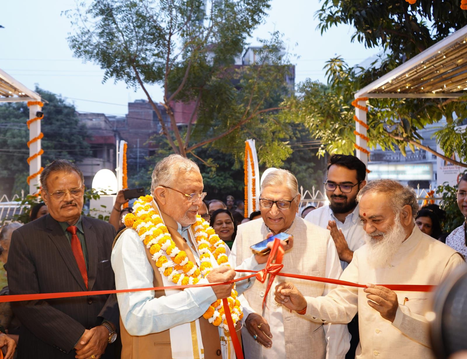 सात्विक भोजन है पहली पसंद, पहुंच जाइये  कैफे नारायण