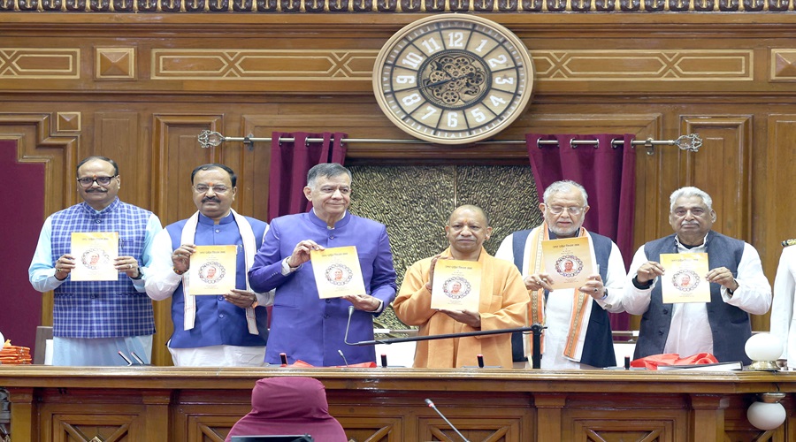 सीएम योगी ने यूपी विधानसभा में किया नवीनीकृत दर्शक-दीर्घा का उद्घाटन, दो पुस्तकों का भी विमोचन