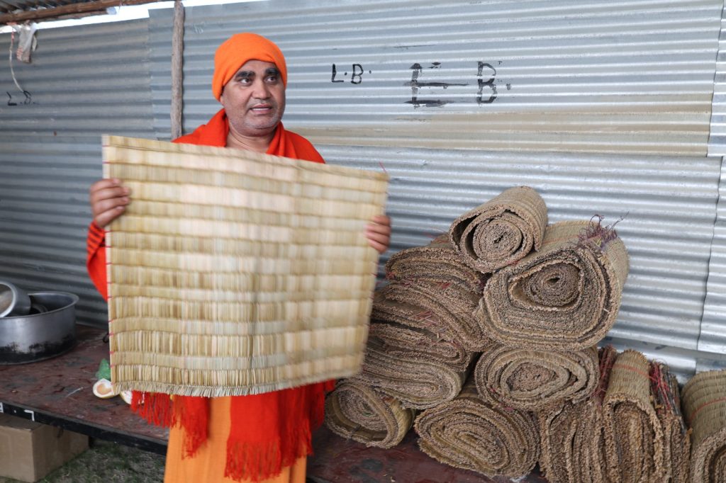 योगी और मोदी के राज में देश-प्रदेश में आनंद ही आनंदः स्वामी अधोक्षजानंद