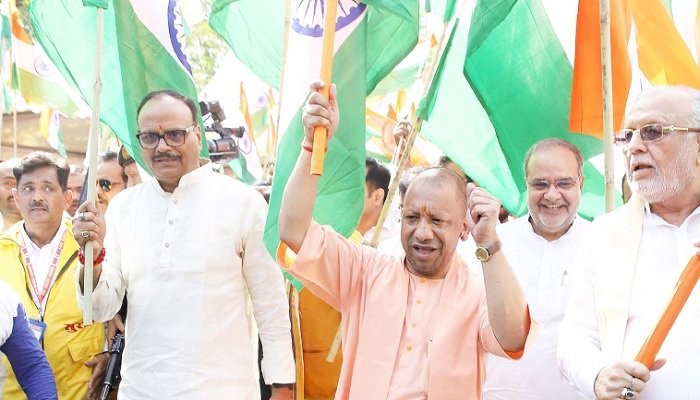 यूपी में भारत शौर्य तिरंगा यात्रा, सीएम योगी बोले- कोई हमें छेड़ेगा तो हम उसे छोड़ेंगे नहीं