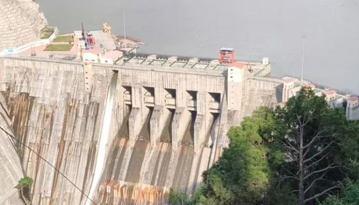 भारत ने चिनाब नदी के दो बांध बंद किए, पानी रुकने से पाकिस्तान के 24 शहरों में जलसंकट