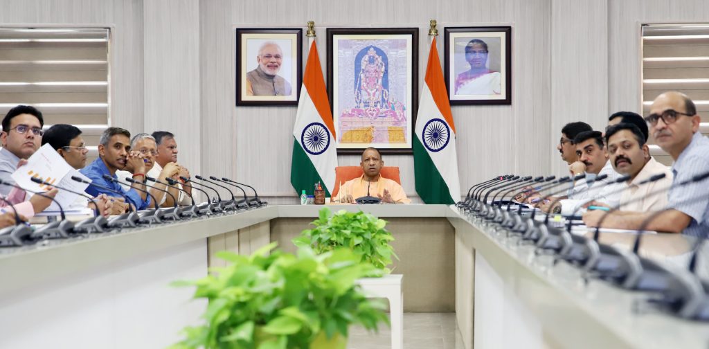कानपुर, आगरा और लखनऊ मेट्रो परियोजनाओं को निर्धारित समय सीमा में पूर्ण किया जाए: सीएम