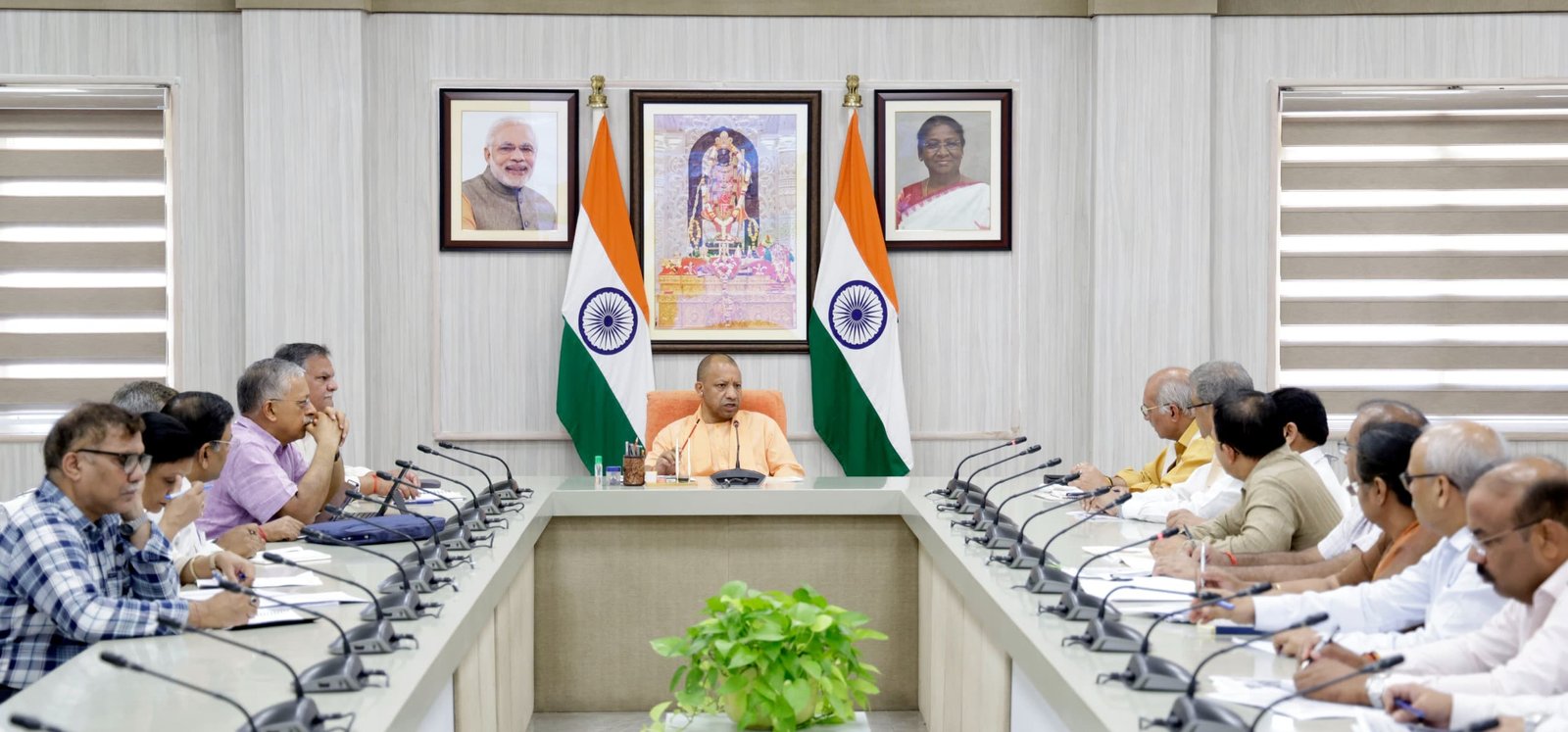 प्राणी उद्यानों में बर्ड फ्लू से सुरक्षा के लिए उच्चतम सतर्कता बरती जाए: सीएम योगी