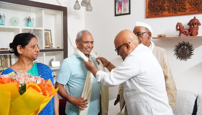 अंतरिक्ष की उड़ान भरने वाले शुभांशु शुक्‍ला के माता-पिता को कांग्रेस ने किया सम्‍मानित