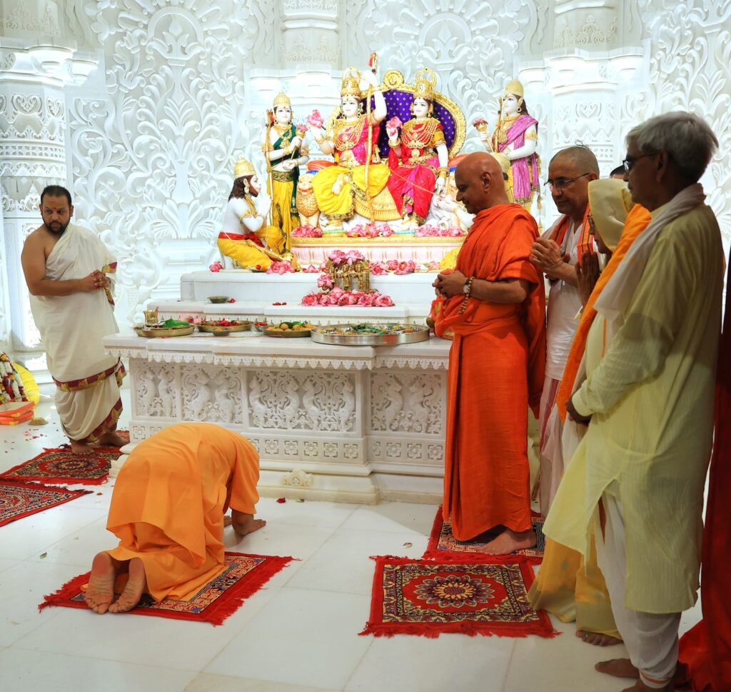 सीएम योगी भगवान श्रीराम के दरबार में लगाई हाजिरी