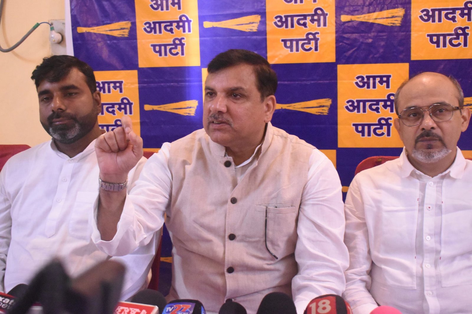 हिंदू मुसलमान के झगड़े से किसी का कोई फायदा नहीं है: संजय सिंह