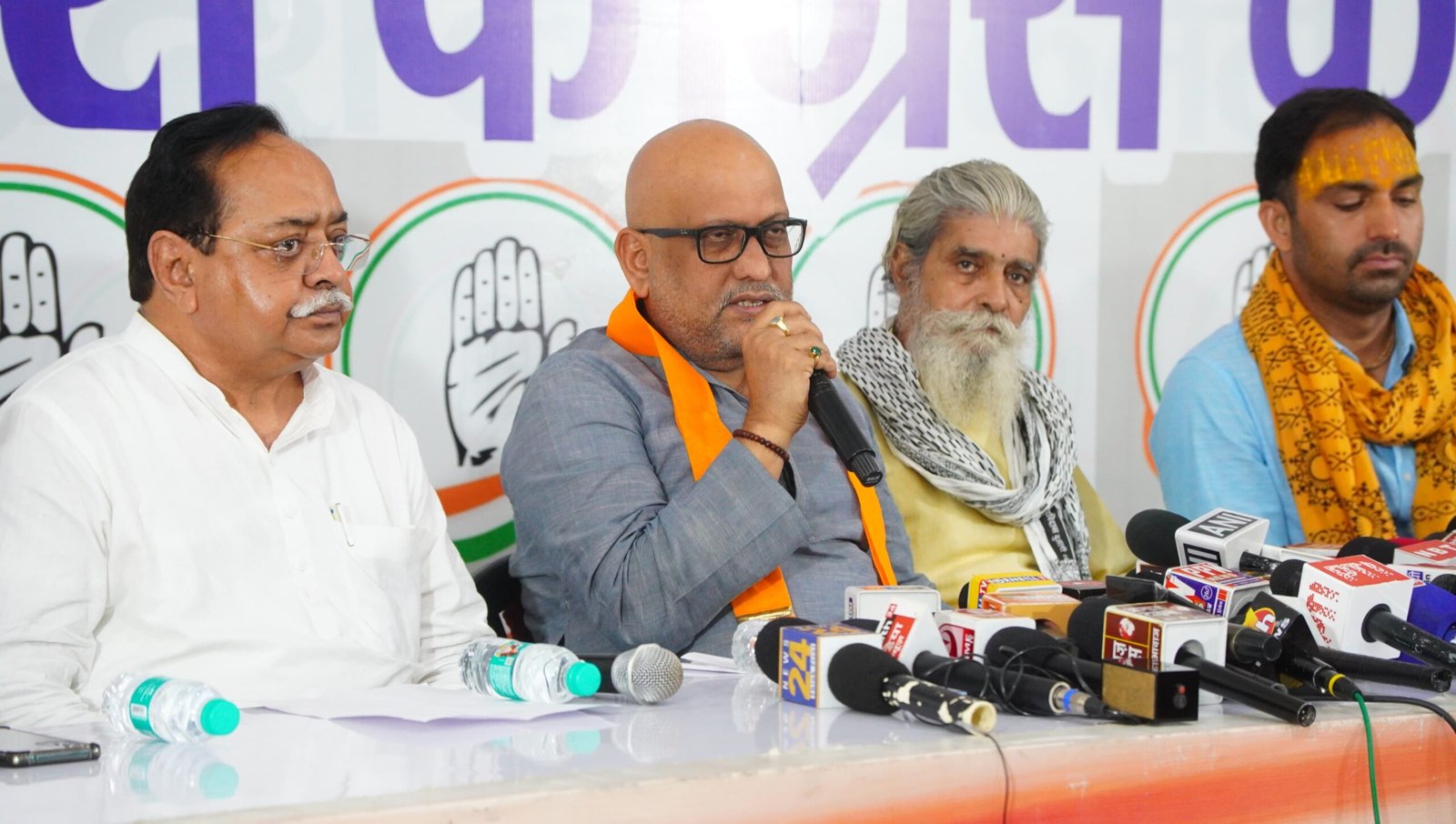 हिंदू धर्म स्थलों के साथ खिलवाड़ कर रही बीजेपी सरकार: अजय राय